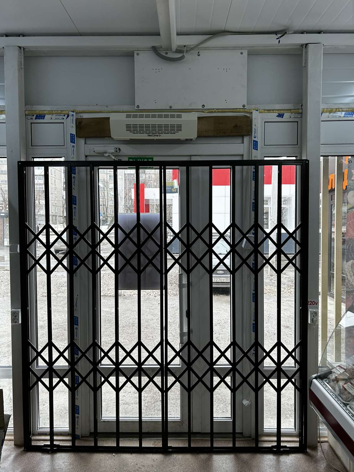 Установка раздвижной решетки (входная группа)